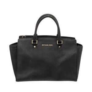 MICHAEL KORS Solid Leather Handle Bag